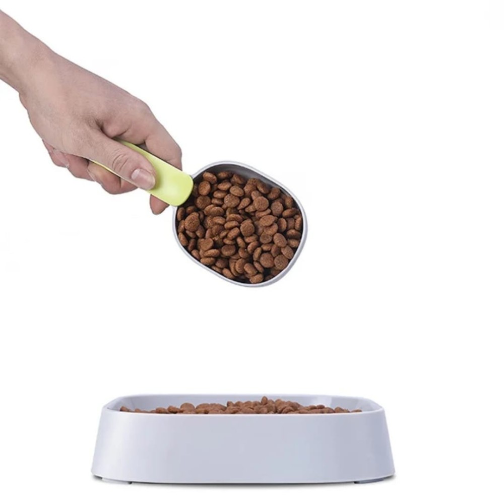 Pelle à croquettes avec pince.